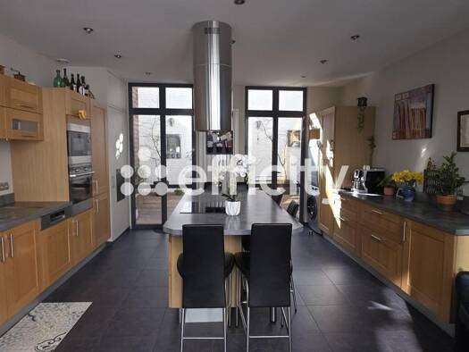 Maison de ville à vendre 349 000 € 9 pièces 6 chambres 212 m² 216 m² de terrain Place Carnot Douai 59500