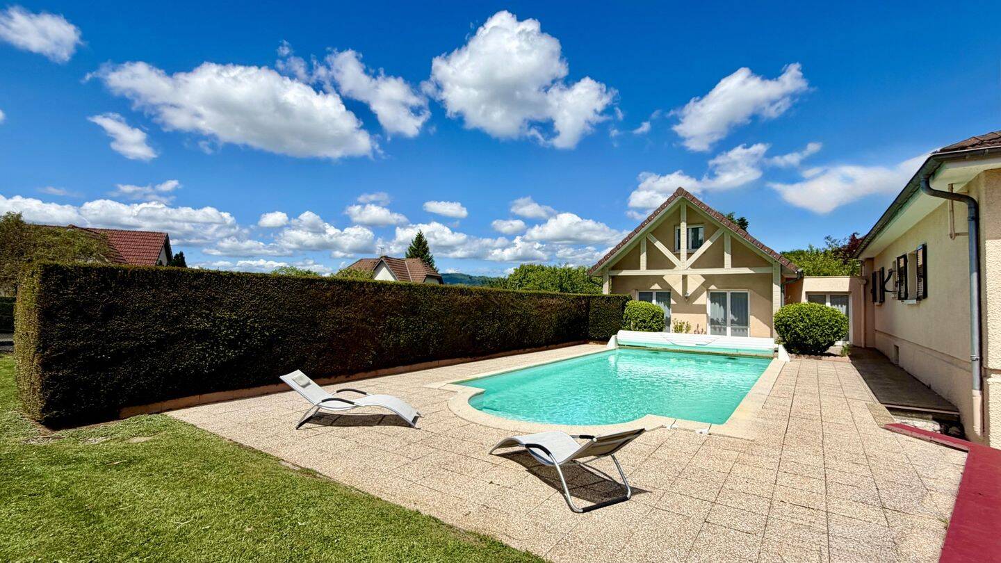 Maison 7 pièces 142 m² · à Besançon · 142,3 m² · 490 000 €