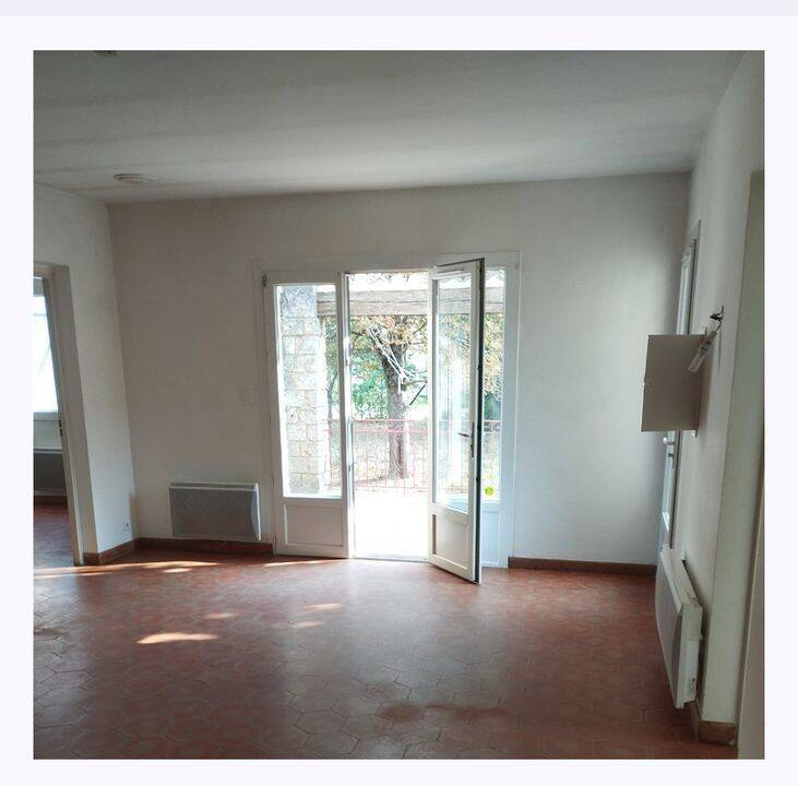 Maison 3 pièces 65 m² · à Villecroze · 65 m² · 1 000 €