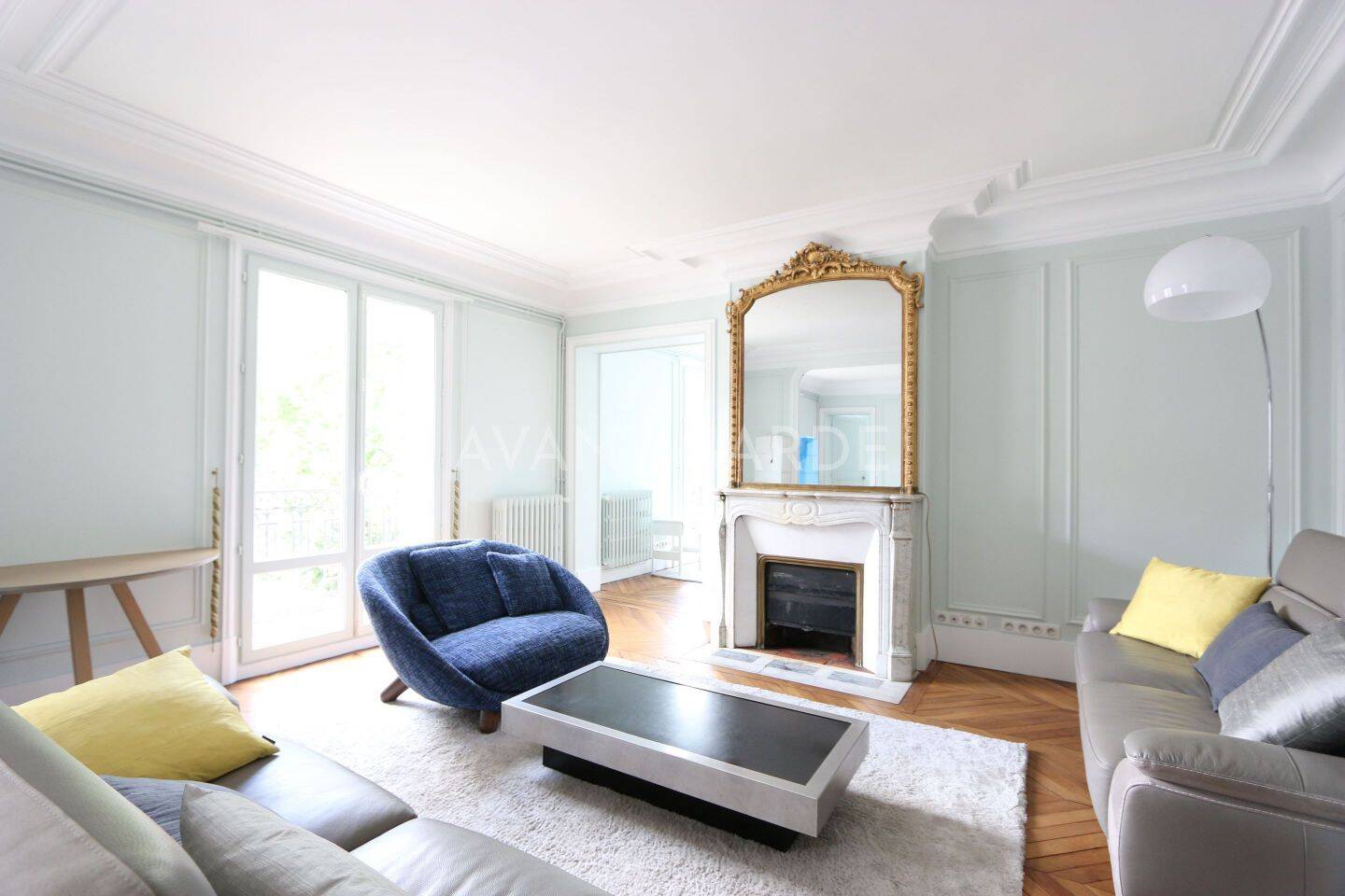 Appartement 5 pièces 99 m² · à Paris 7ème Arrondissement · 98,9 m² · 4 300 €/mois