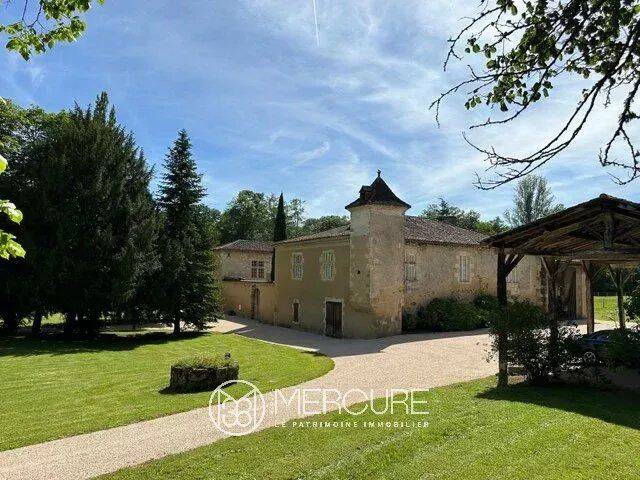 Maison 10 pièces 322 m² · à Auch · 321,7 m² · 1 150 000 €