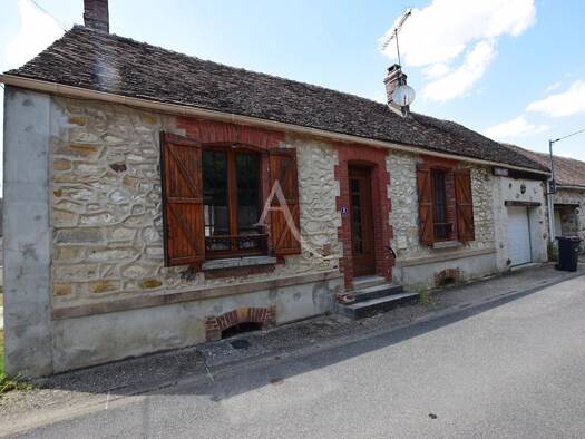 Maison à vendre 153 000 € 4 pièces 2 chambres 79 m² 148 m² de terrain Meigneux 77520