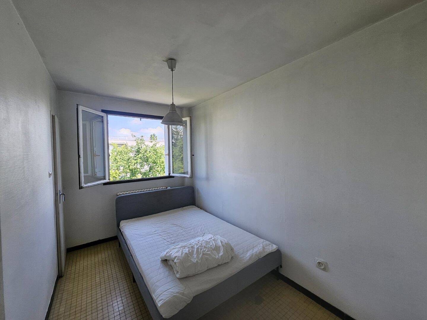 IDEAL COLOCATION A 2 (ou famille): VILLEURBANNE metro Flachet — 6