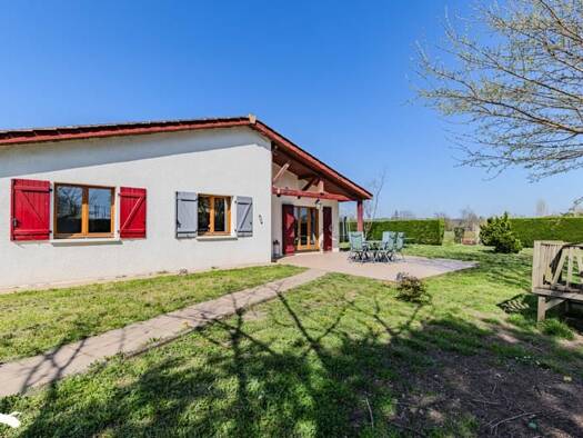 Maison de plain-pied à vendre 193 000 € 4 pièces 3 chambres 101 m² 2 748 m² de terrain Mouliets-et-Villemartin 33350