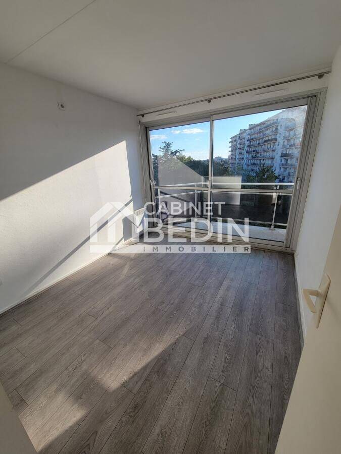 Appartement 3 pièces 60 m² · à Bordeaux · 60 m² · 913 €/mois