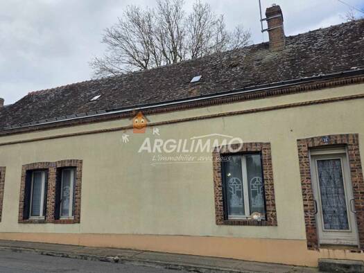 Maison de plain-pied à vendre 60 500 € 3 pièces 2 chambres 66 m² 895 m² de terrain Saint-Calais 72120