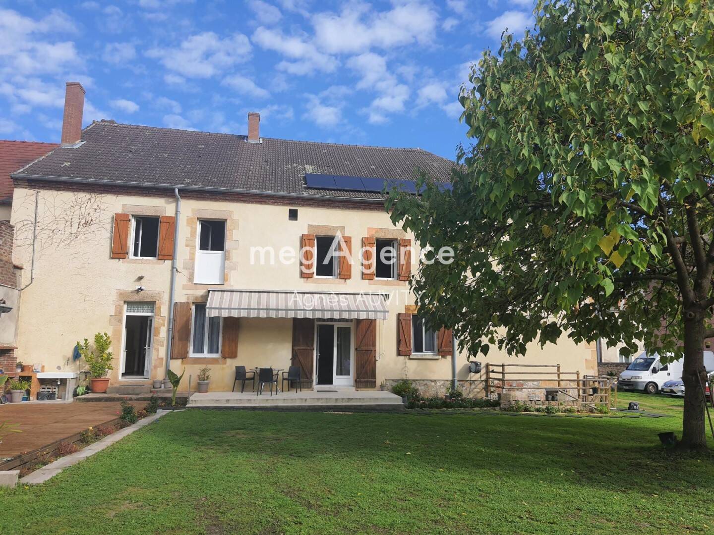 Maison 6 pièces 180 m² · à Bézenet · 180 m² · 188 000 €
