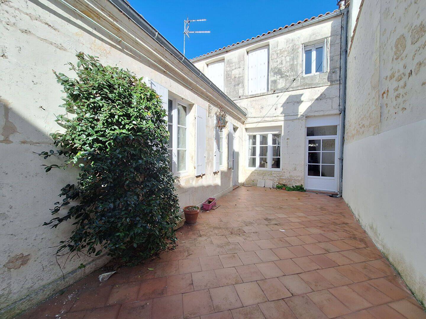 Maison 5 pièces 150 m² · à Rochefort · 150 m² · 296 000 €