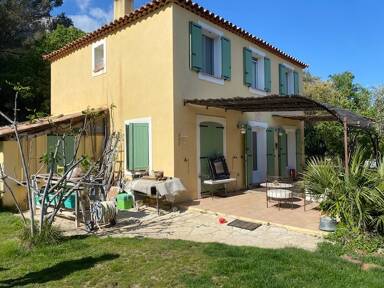 Villa à vendre 650 000 € 5 pièces 4 chambres 142 m² 1 328 m² de terrain Le Revest les Eaux 83200