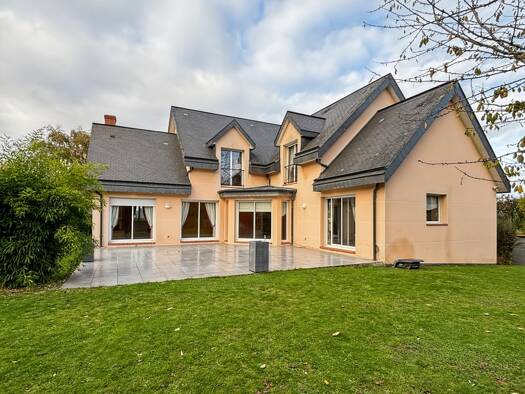 Maison à vendre 725 000 € 7 pièces 5 chambres 228 m² 1 331 m² de terrain Centre Le Mesnil-Esnard 76240