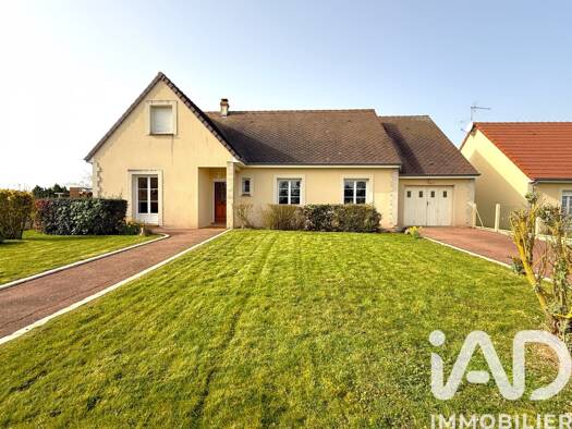 Maison de plain-pied à vendre 220 000 € 5 pièces 3 chambres 105 m² 1 150 m² de terrain Yèvres 28160