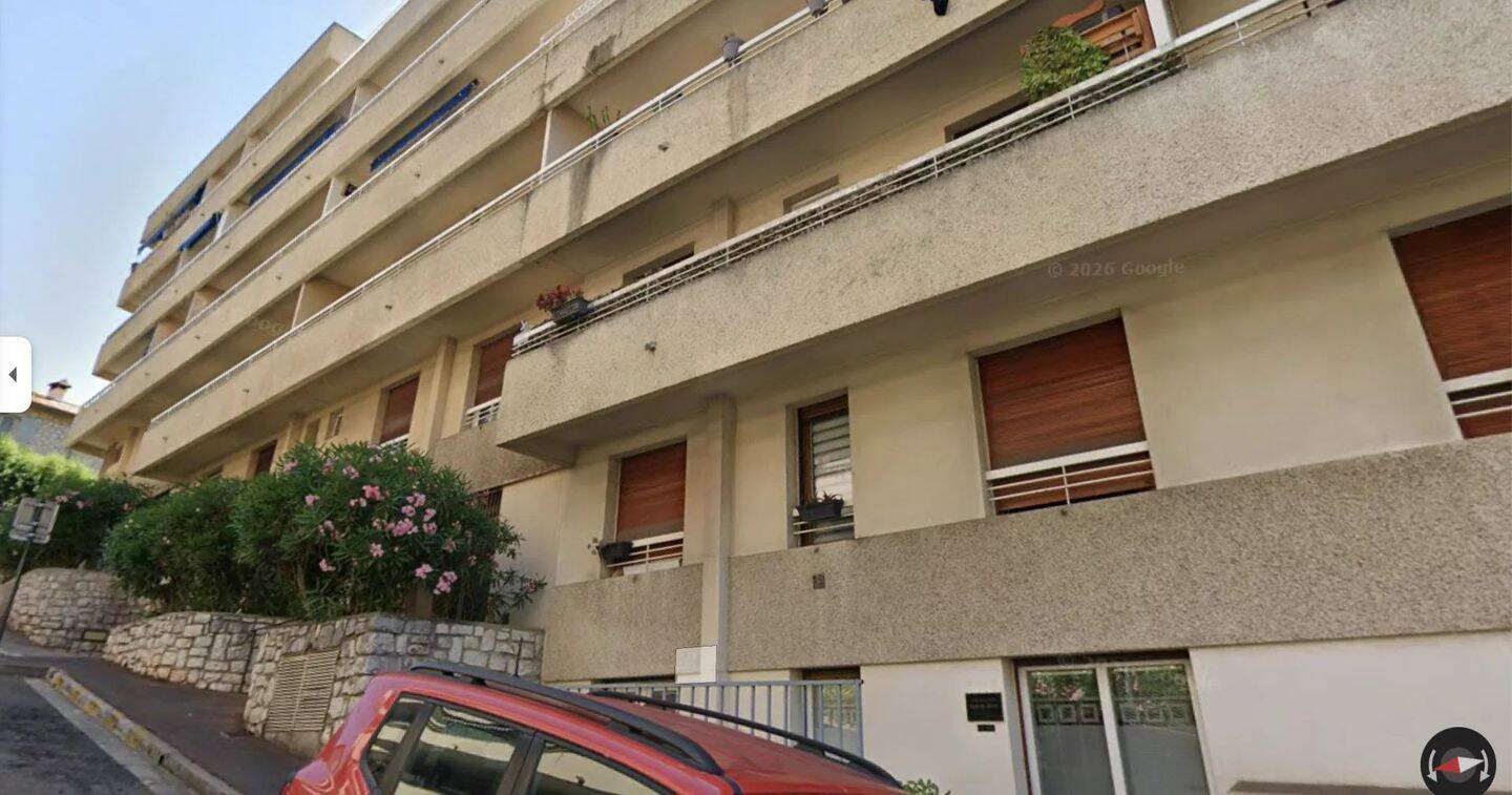 Appartement 4 pièces 90 m² · à Vence · 89,9 m² · 265 000 €