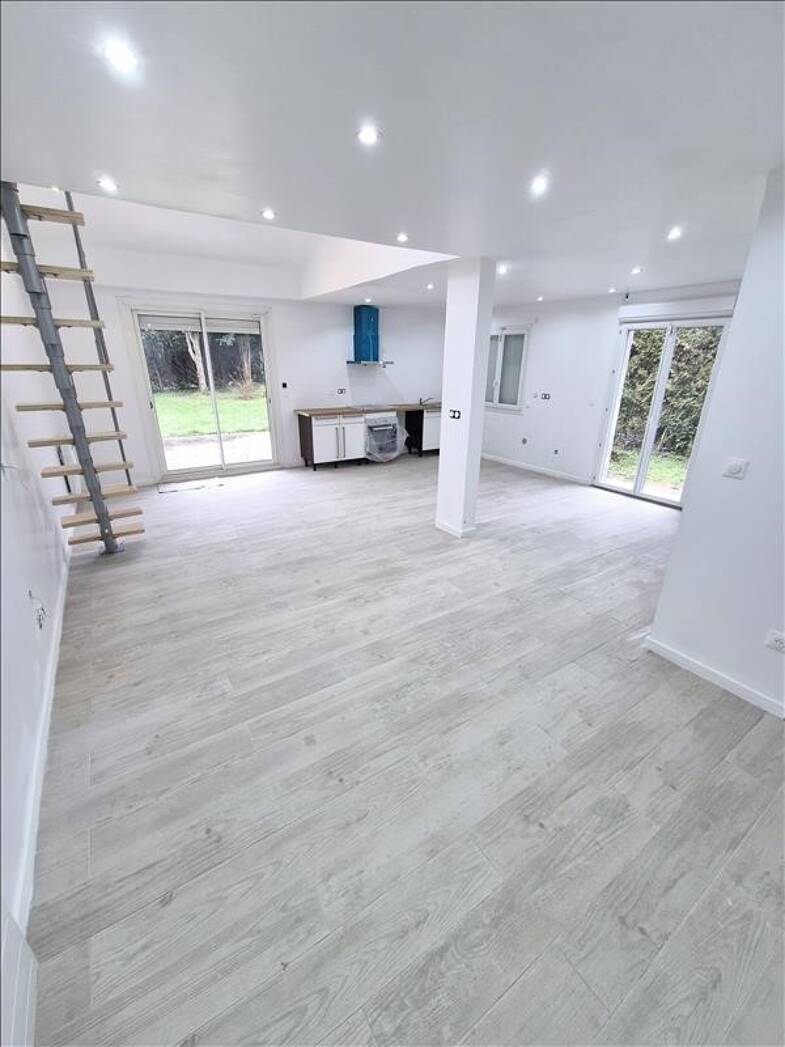 Maison à louer 1 700 € 5 pièces 4 chambres 110 m² disponible à partir du 09/05/2025 Saint-Witz 95470