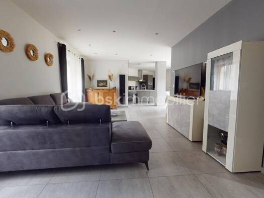 Maison de ville à vendre 280 000 € 6 pièces 4 chambres 145 m² 673 m² de terrain Couronne Centrale Bourges 18000