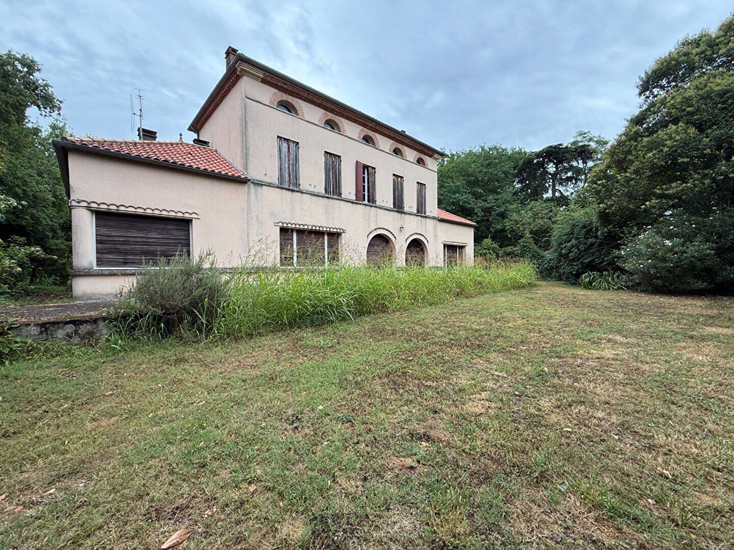 Maison 7 pièces 320 m² · à Villeneuve-sur-Lot · 320 m² · 198 900 €
