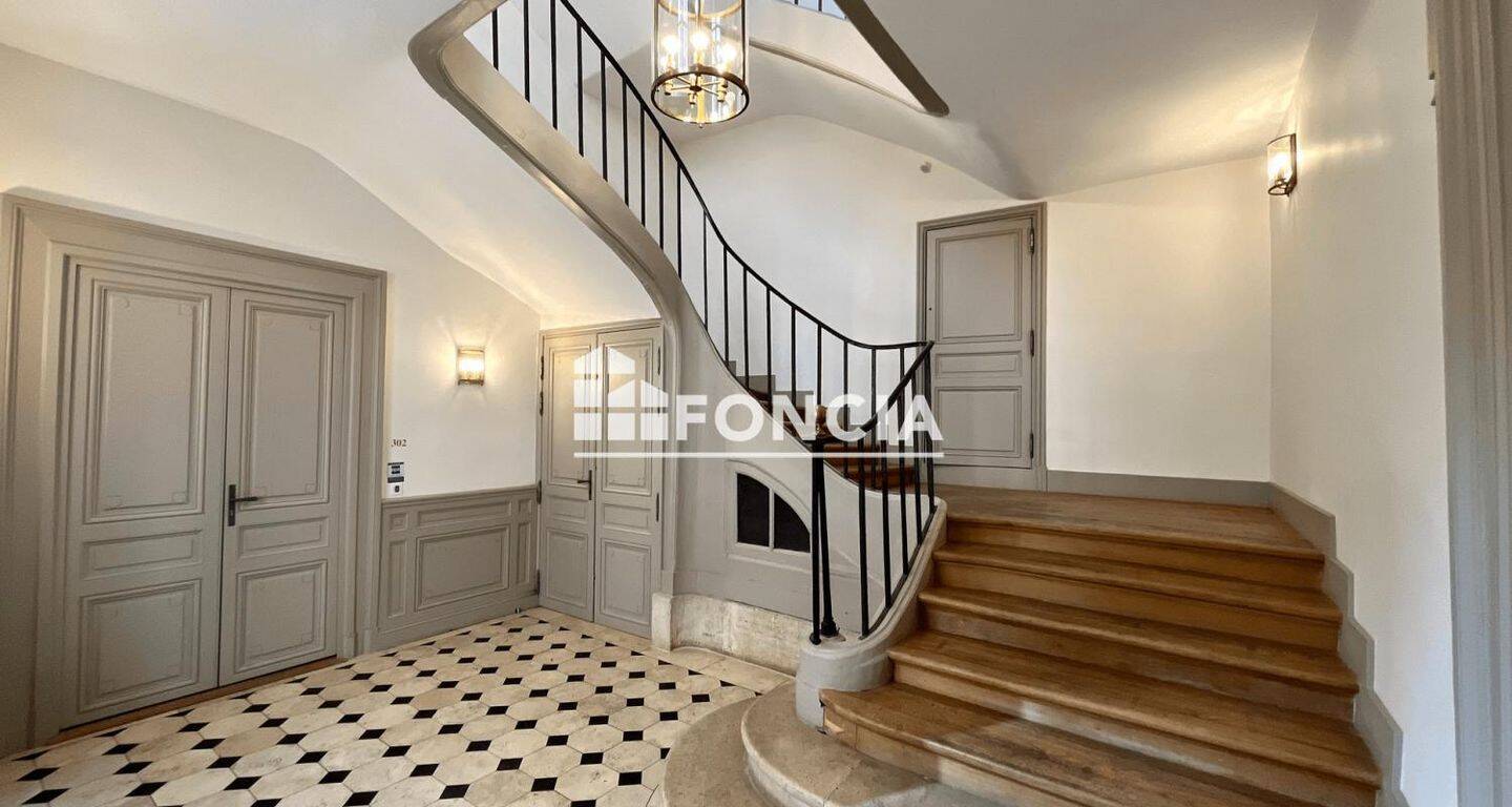 Appartement 3 pièces 76 m² · à Versailles · 76,1 m² · 2 322 €