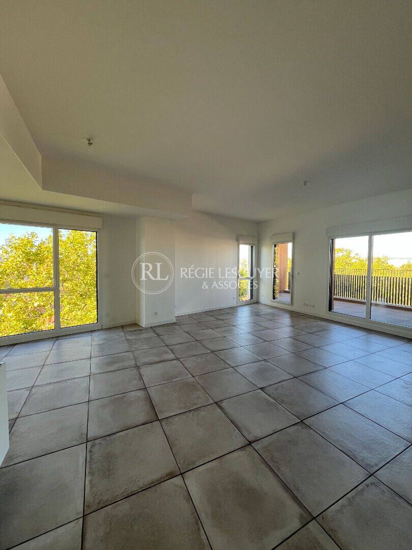 Appartement 4 pièces 94 m² · à Lyon 8ème Arrondissement · 94,5 m² · 1 422 €/mois