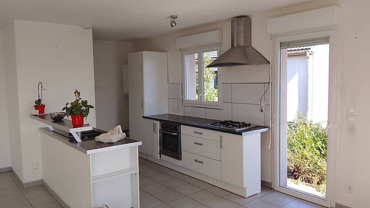 Maison 4 pièces 100 m² · à Larnod · 100 m² · 1 100 €