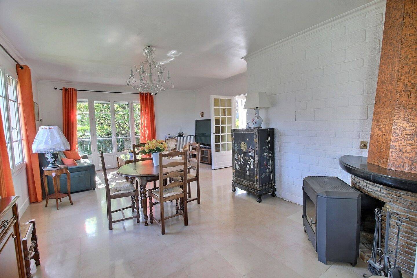Maison 5 pièces 123 m² · à Nogent-le-Roi · 123,1 m² · 253 000 €