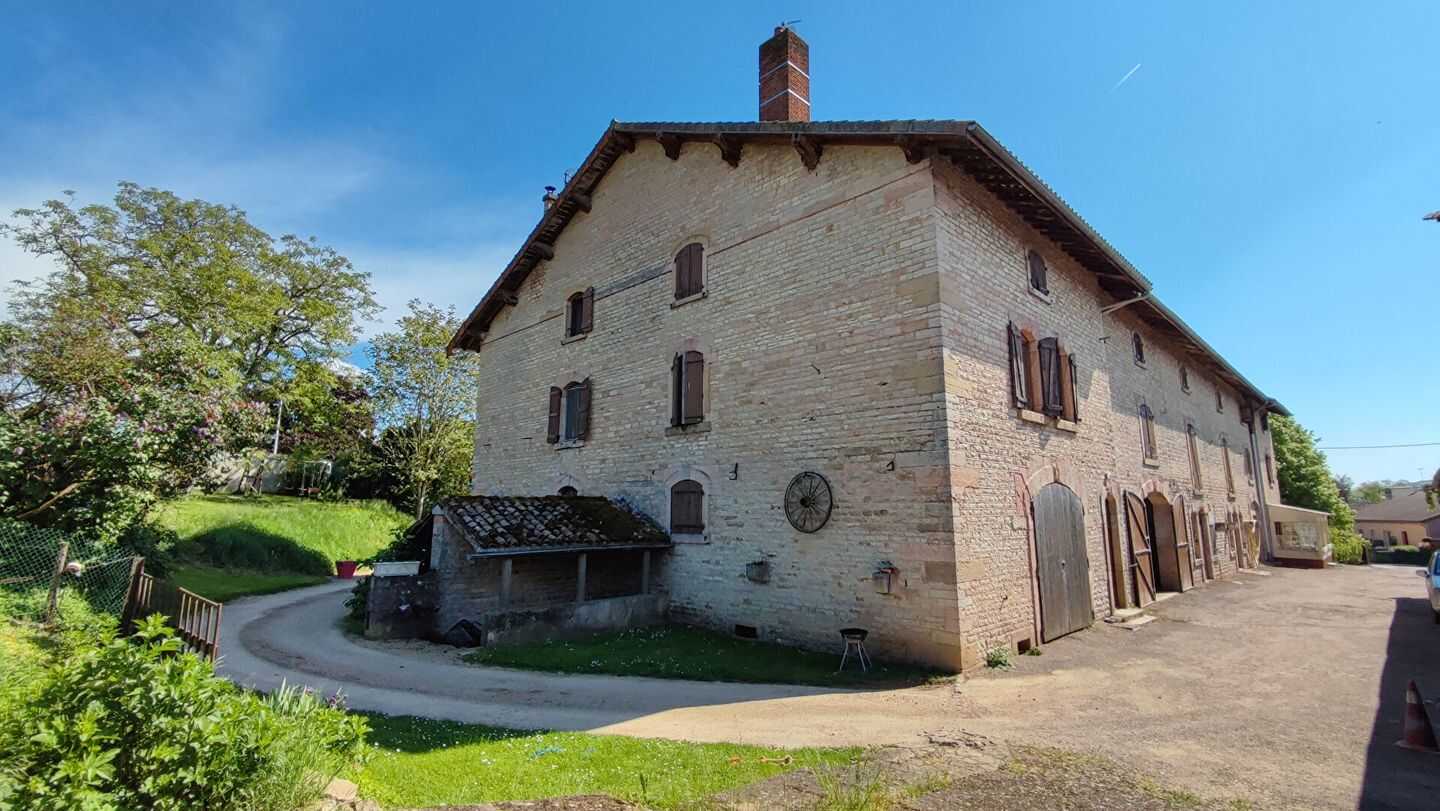 Maison 10 pièces 260 m² · à Lacrost · 260 m² · 490 000 €