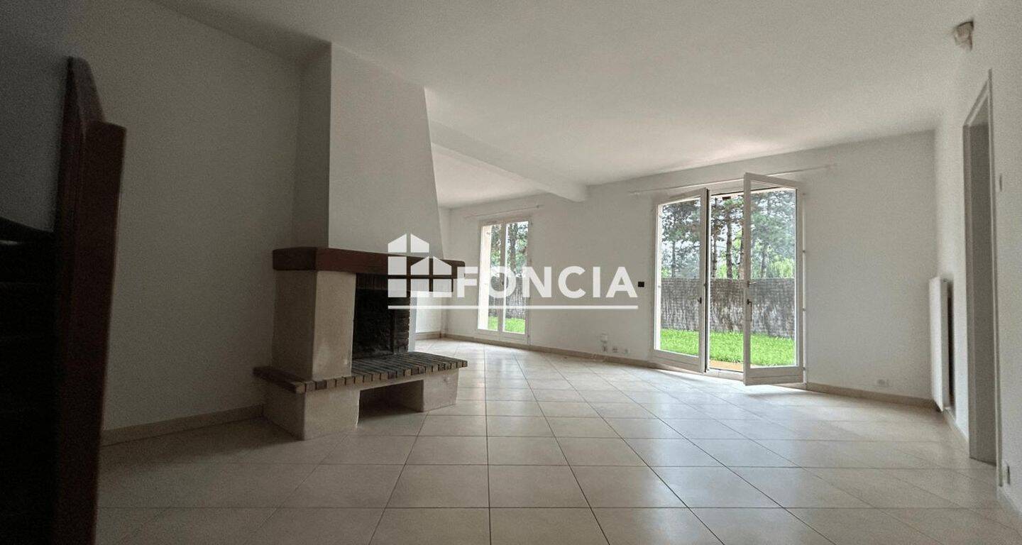 Maison 6 pièces 132 m² · à Croissy-sur-Seine · 132 m² · 2 799 €