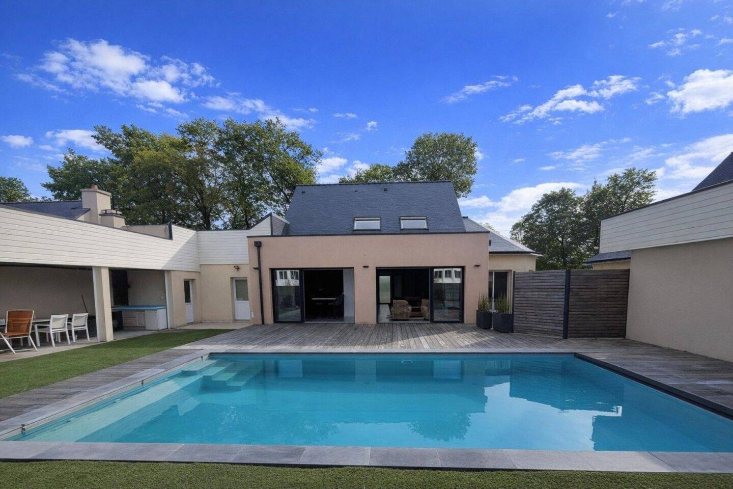 Maison 7 pièces 145 m² · à Locminé · 145 m² · 374 400 €