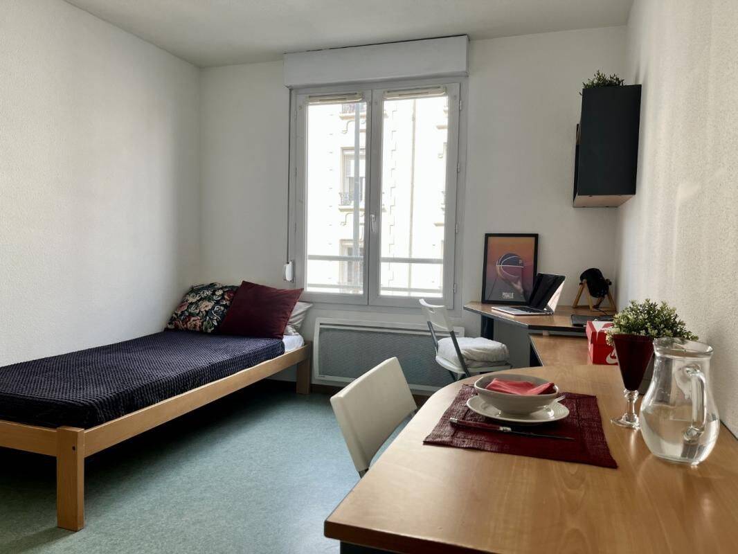 Appartement 1 pièce 18 m² · à Saint-Étienne · 18 m² · 369 €