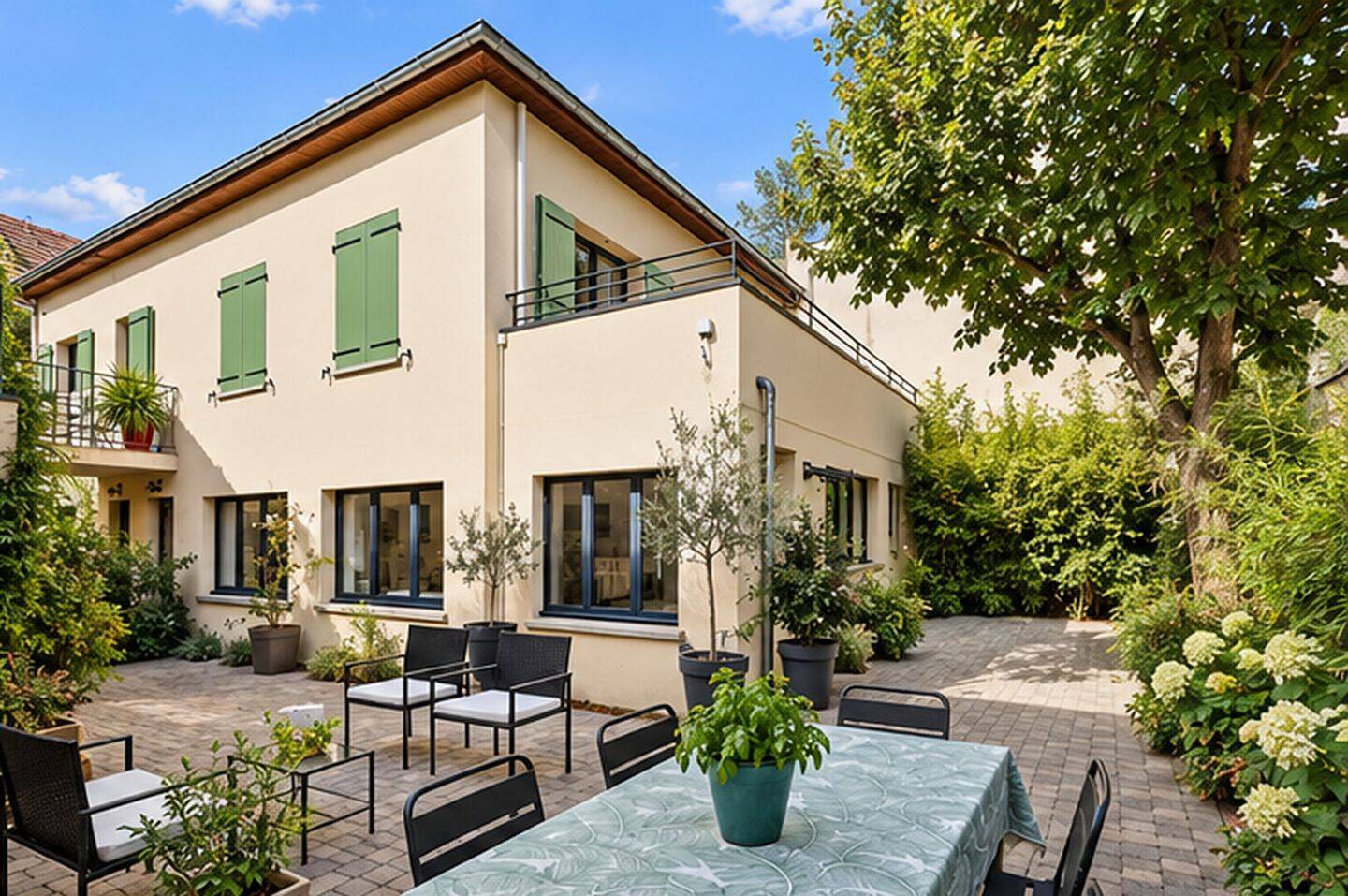 Maison 7 pièces 154 m² · à Nanterre · 154 m² · 1 249 000 €