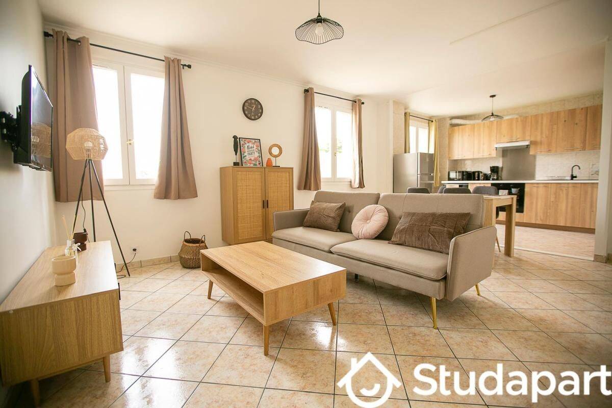 1 pièce 9 m² · à Livry-Gargan · 9 m² · 600 €