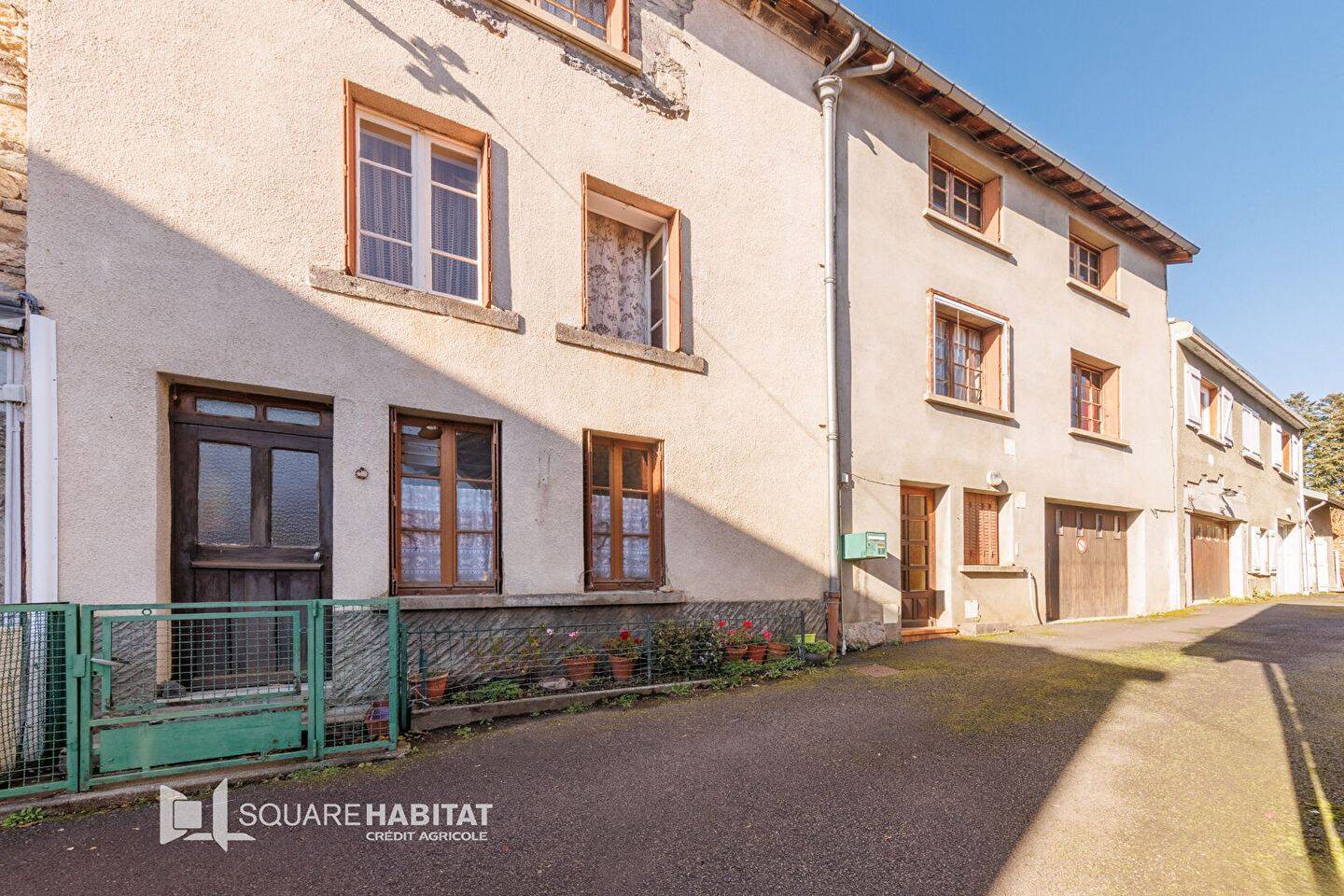 Maison 6 pièces 164 m² · à Saint-Genès-Champanelle · 164 m² · 129 900 €