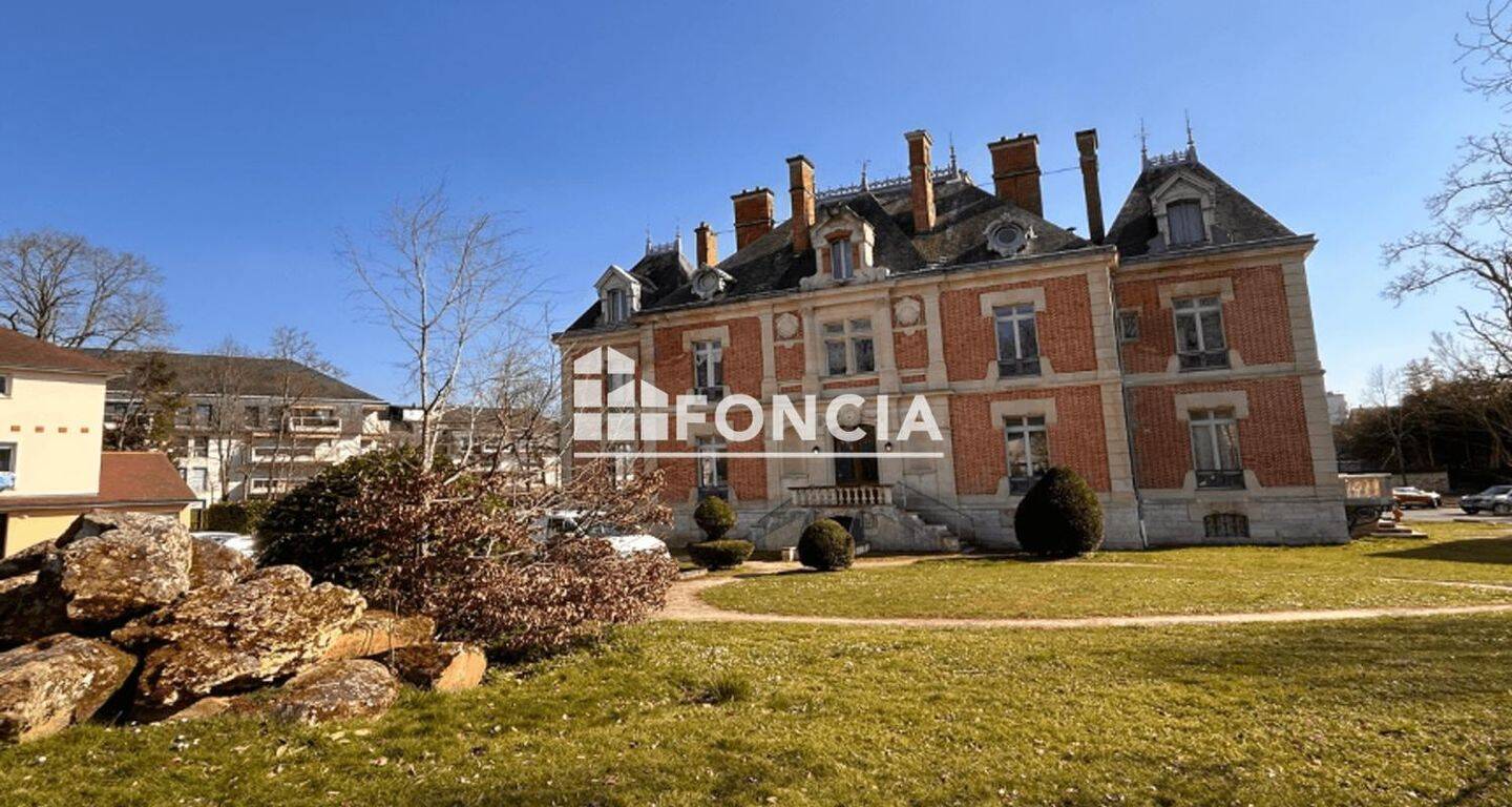 Maison 5 pièces 106 m² · à Fontainebleau · 106,3 m² · 1 228 €