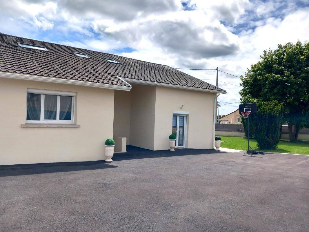 Maison 5 pièces 110 m² · à Montceau-les-Mines · 110 m² · 239 000 €