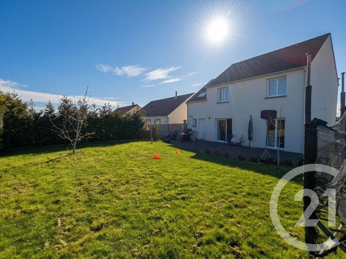 Maison 7 pièces 127 m² · à Auneau-Bleury-Saint-Symphorien · 127 m² · 295 000 €