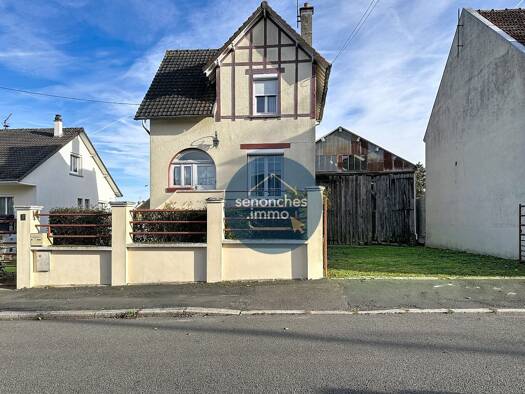 Maison de ville à vendre 149 900 € 5 pièces 3 chambres 103 m² 991 m² de terrain La Loupe 28240