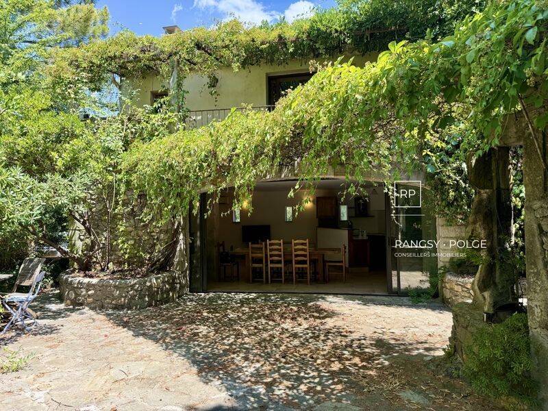 Maison 8 pièces 225 m² · à Molières-sur-Cèze · 225 m² · 250 000 €