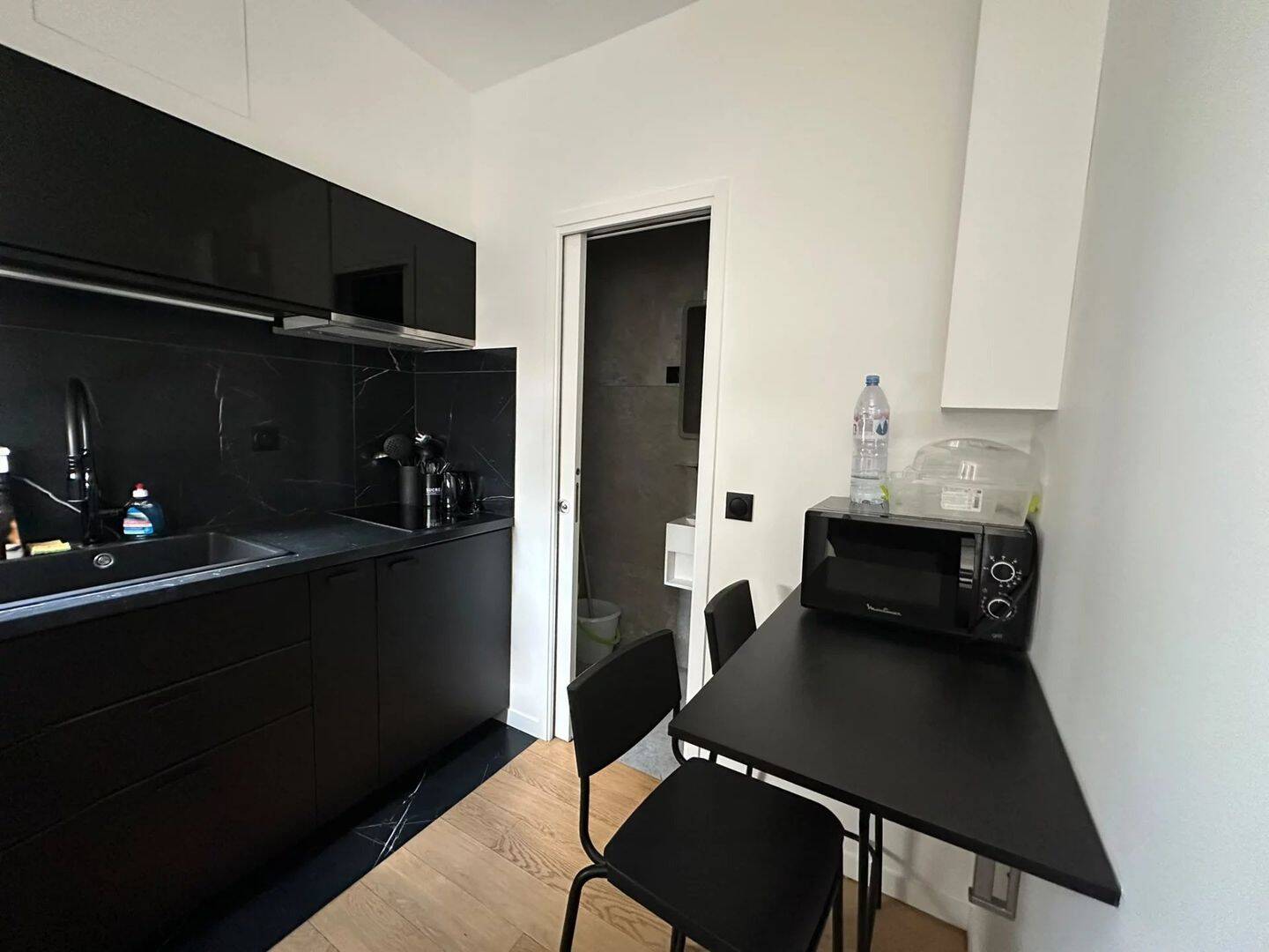 Appartement 1 pièce 14 m² · à Paris 17ème Arrondissement · 13,9 m² · 700 €