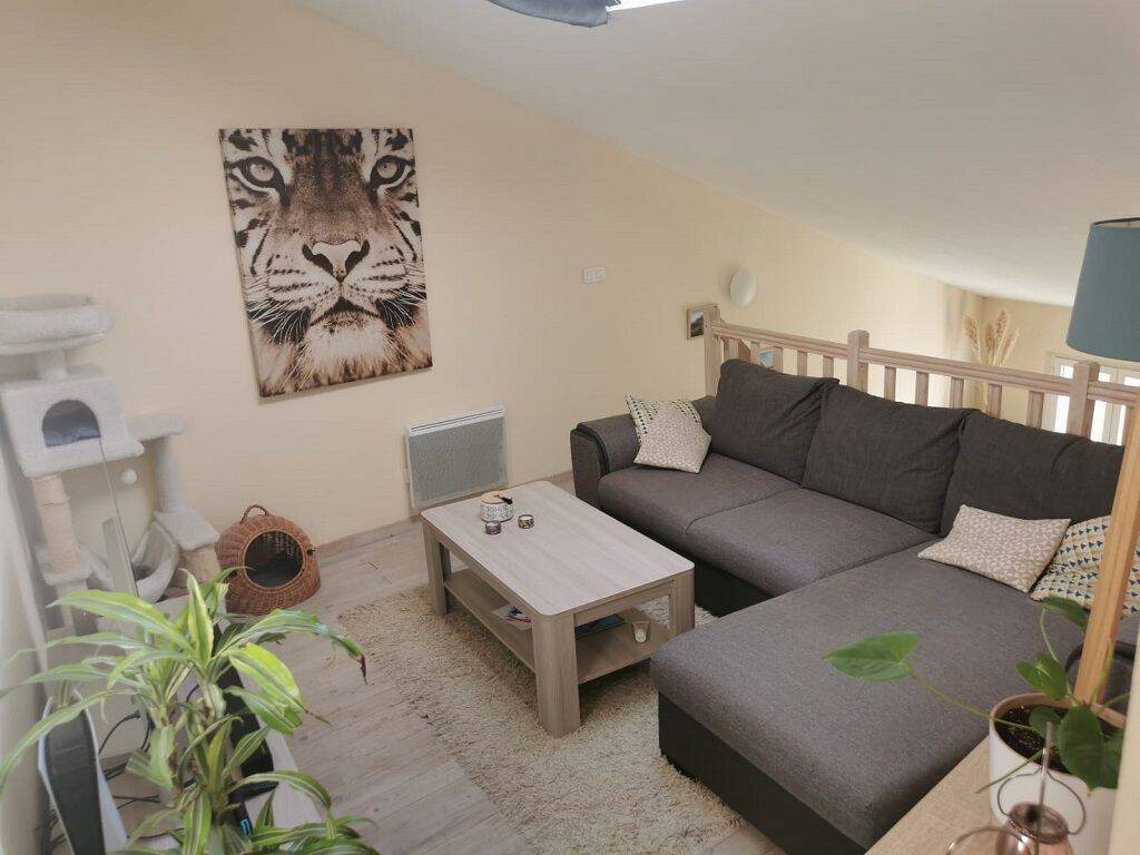 Appartement 2 pièces 72 m² · à Estézargues · 71,5 m² · 693 €