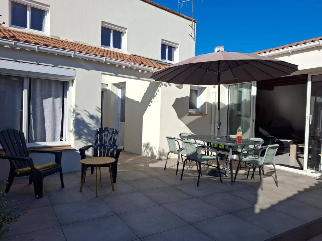 Maison 7 pièces 157 m² · à Nieul-le-Dolent · 157 m² · 260 000 €