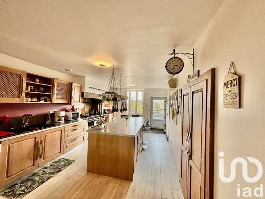 Maison à vendre 205 000 € 9 pièces 8 chambres 298 m² 2 321 m² de terrain Fresne-Saint-Mamès 70130