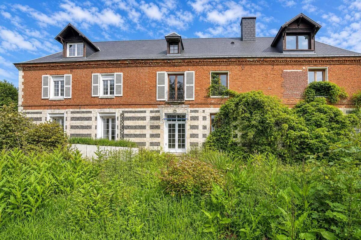 Maison 11 pièces 326 m² · à Turretot · 326 m² · 350 000 €
