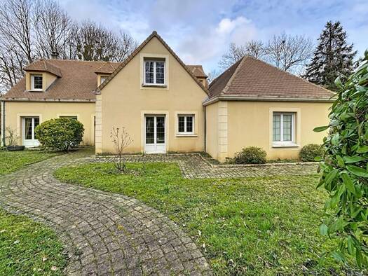 Maison à vendre 950 000 € 7 pièces 4 chambres 218 m² 4 450 m² de terrain Châteaufort 78117