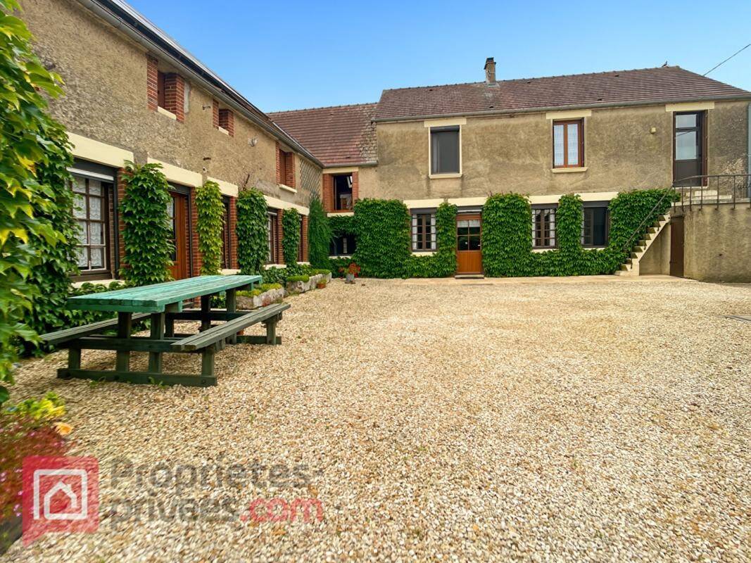 Maison 7 pièces 204 m² · à Pontigny · 204 m² · 295 000 €