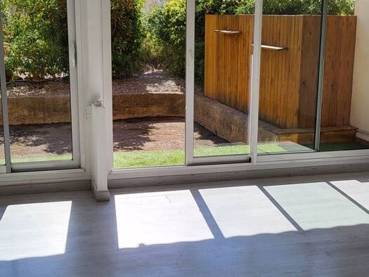 Appartement à louer 987 € 3 pièces 2 chambres 60 m² Étage 1/5 Champ de Mars Toulon 83000