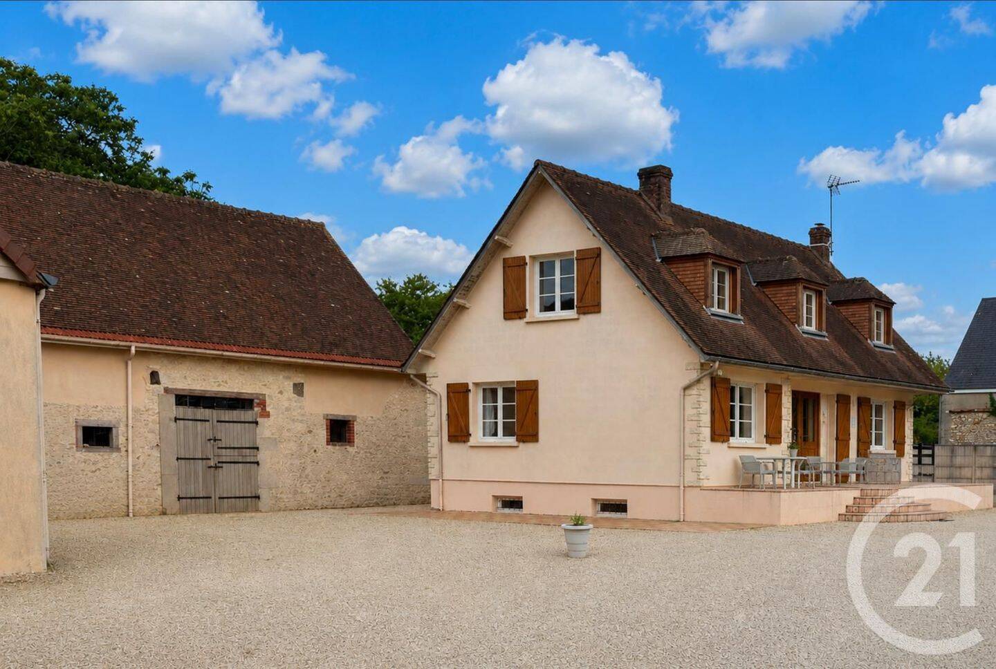 Maison 5 pièces 121 m² · à Chartres · 121,3 m² · 299 000 €