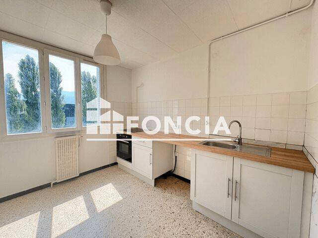 Appartement 2 pièces 40 m² · à Saint-Martin-d'Hères · 40,4 m² · 613 €
