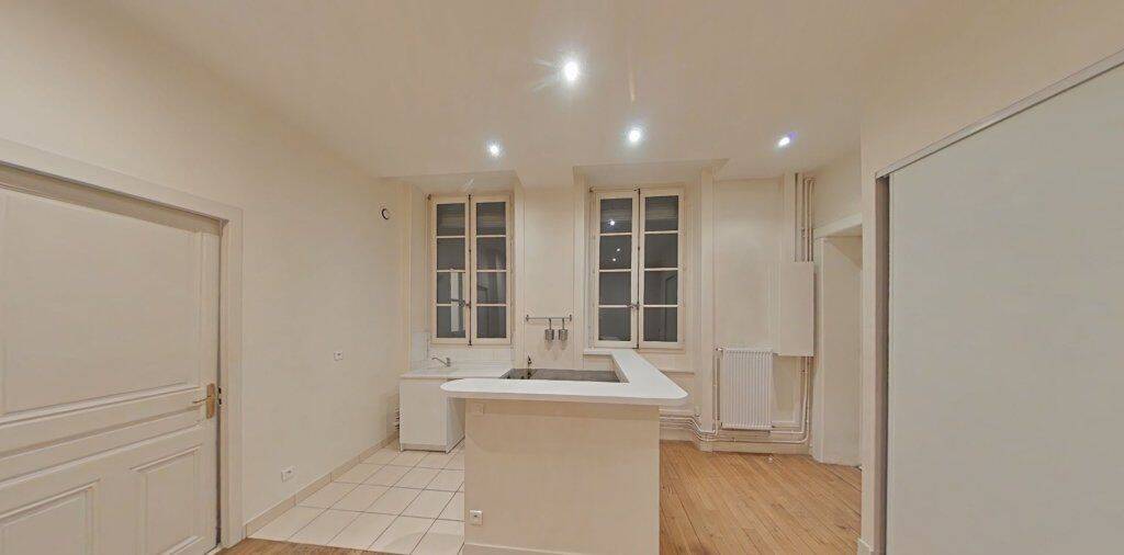 Appartement 3 pièces 74 m² · à Lyon 2ème Arrondissement · 74 m² · 1 227 €
