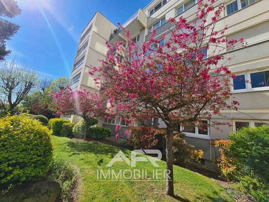 Appartement à vendre 220 000 € 2 pièces 1 chambre 45 m² Étage 2/5 Europe-Maupassant Chatou 78400