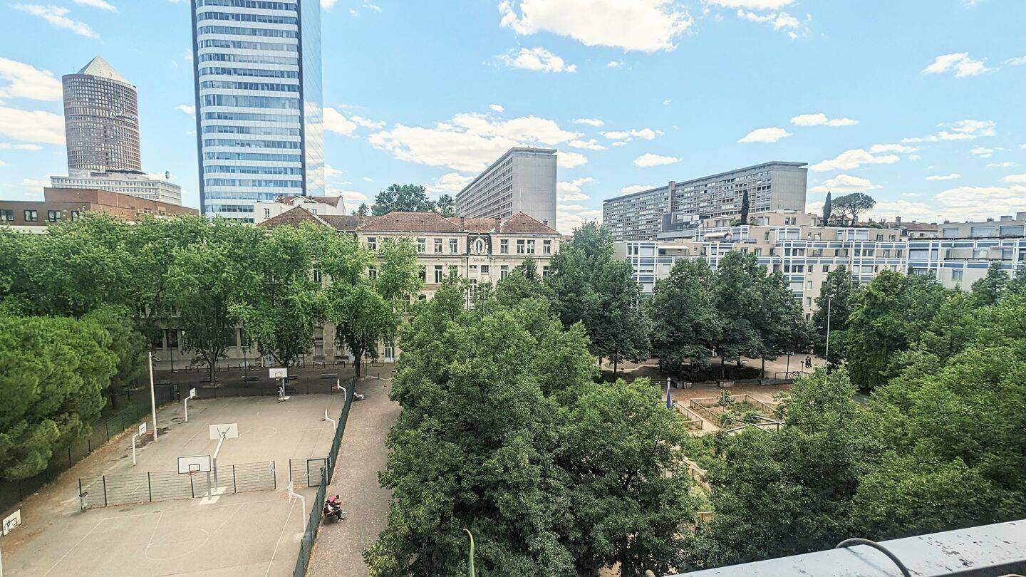 Appartement 4 pièces 106 m² · à Lyon 6ème Arrondissement · 106 m² · 2 215 €