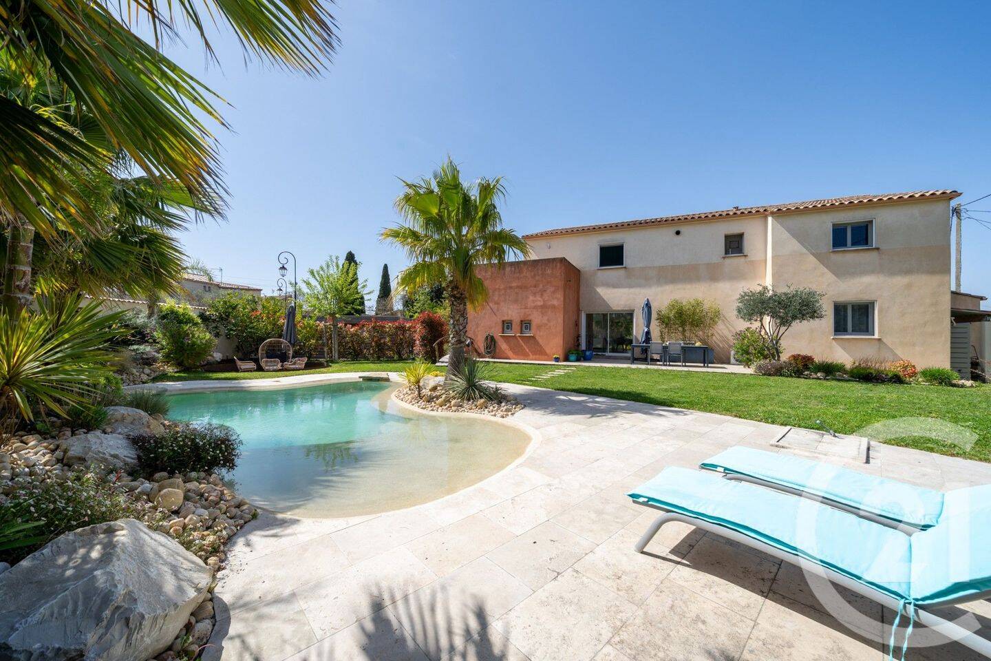 Maison 7 pièces 270 m² · à Saint-Mitre-les-Remparts · 270 m² · 850 000 €