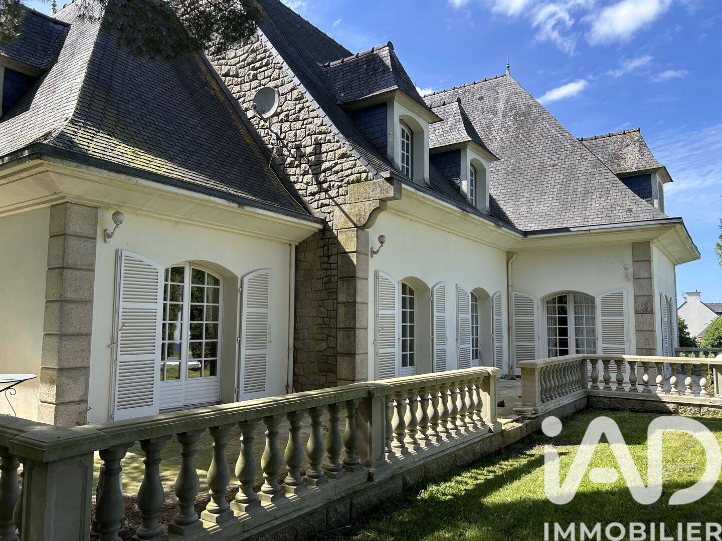 Maison 8 pièces 214 m² · à Ploumagoar · 214 m² · 420 000 €